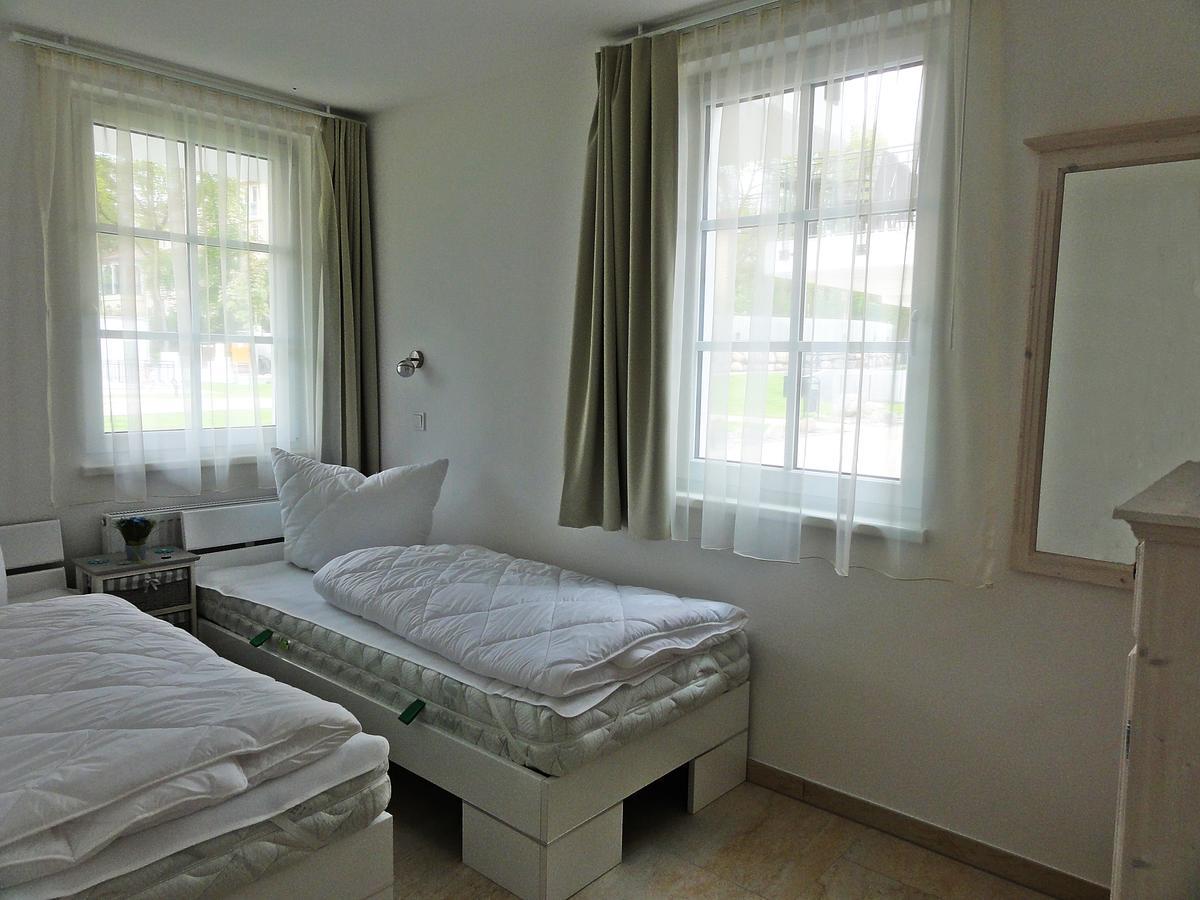 3 Zimmer Ferienwohnung Haus Meeresblick Mit Meerblick A005 Mit Suedterrasse Und Strandkorb Baabe Esterno foto